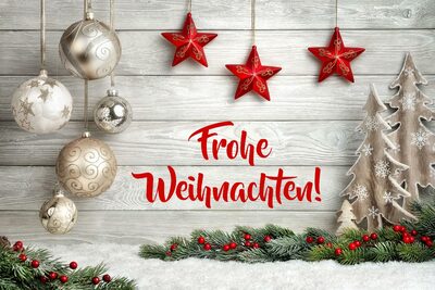 Frohe Weihnachten – Hintergrund in hellem Holz